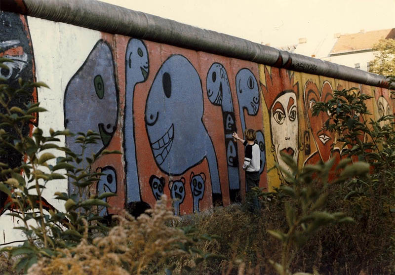 Noir painting Berlin Wall - 1980s.